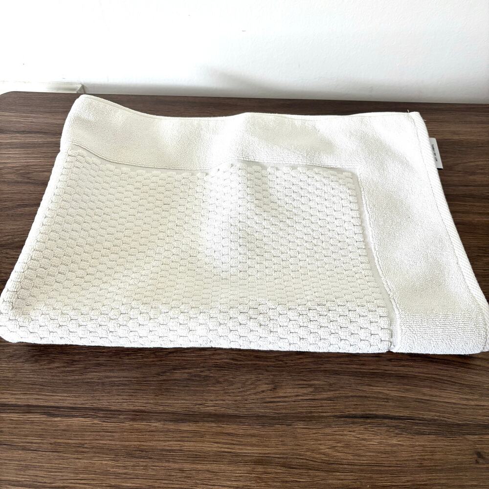 Ivory White Woven Bath Mat - Kaufman - Cotton - 34 x 25 Inches